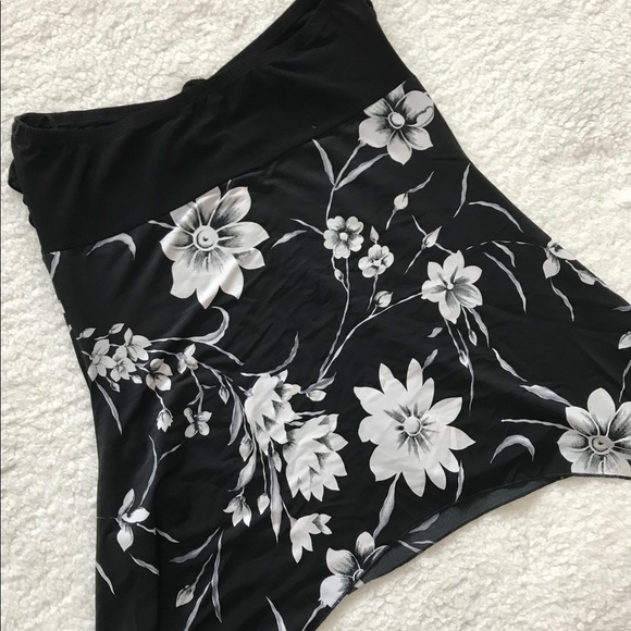 Mandee halter top - Picture 3 of 4